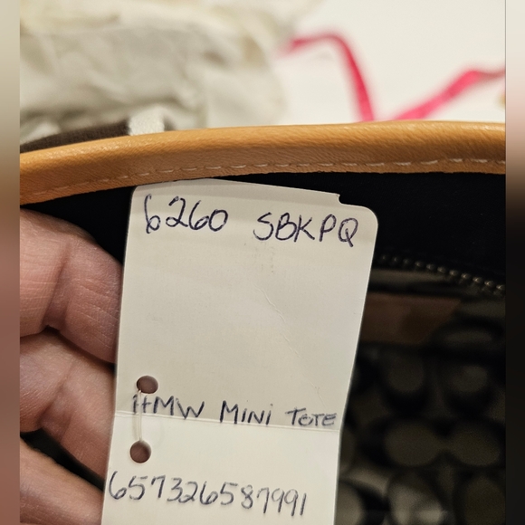 NWT Coach Hampton Weekend Women’s Handbag Purse Small Black Tote - Picture 6 of 9